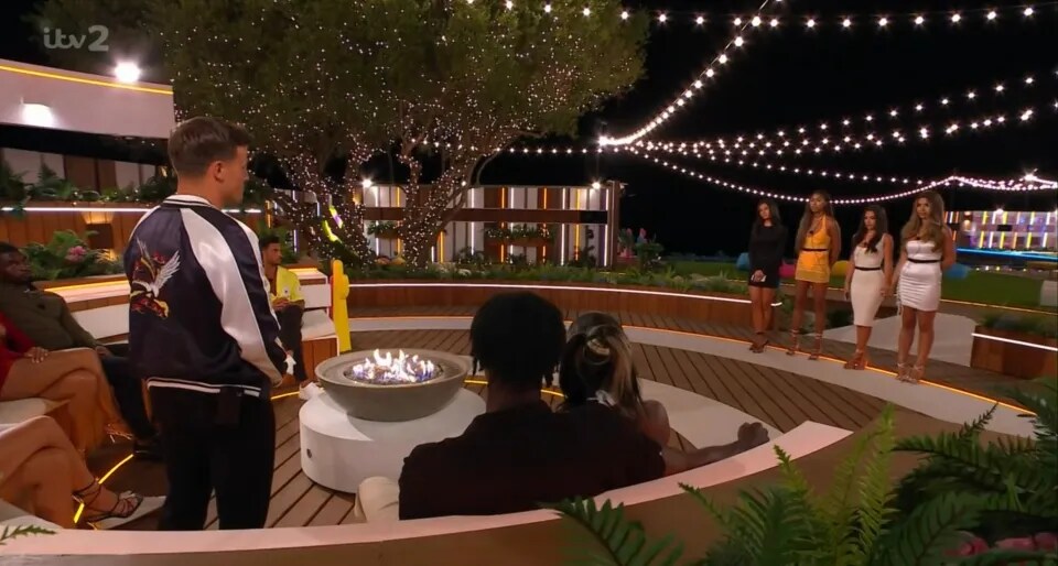 Villa der Versuchung ist ein faszinierendes Reality-TV-Format, das auf RTL+ ausgestrahlt wird und die Grenzen traditioneller Dating-Shows sprengt.